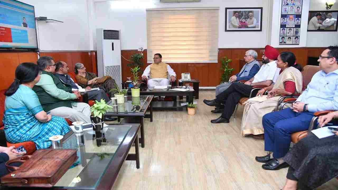 कपड़ा व्यापारियों ने बोर्ड के अध्यक्ष को सौंपा ज्ञापन, गिनाईं समस्याएं