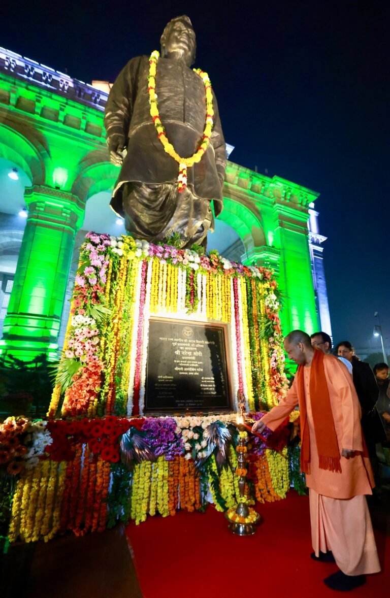 पूर्व प्रधानमंत्री अटल बिहारी वाजपेई के जन्म शताब्दी पर सीएम योगी का नमन