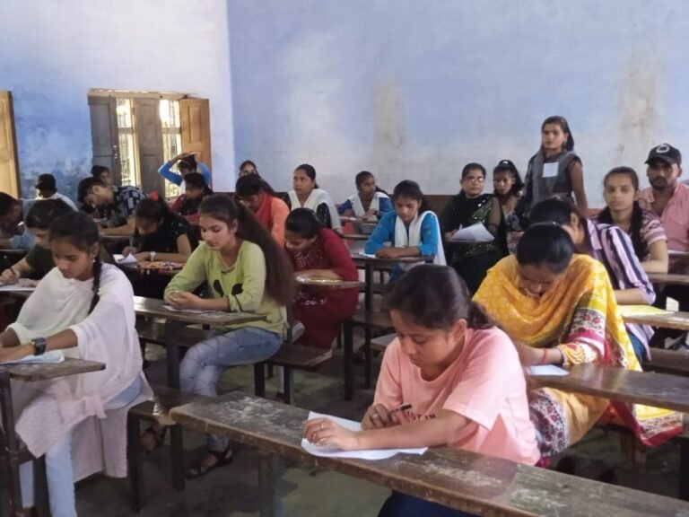 सामान्य ज्ञान प्रतियोगिता में 17 विद्यालयों के 735 छात्र-छात्राओं ने दिखाया दम