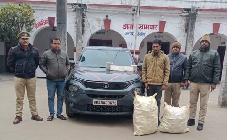 लग्जरी वाहन से 85.32 लीटर अवैध अंग्रेजी शराब बरामद