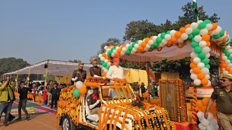 कृषि मंत्री ने तिरंगा फहरा परेड की ली सलामी  हर्षोल्लास के साथ मनाया गया 77वां गणतंत्र दिवस
