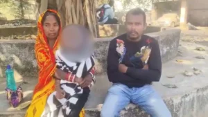 चिप्स पैकेट फटने से 8 साल के बच्चे की आंख बाहर निकली