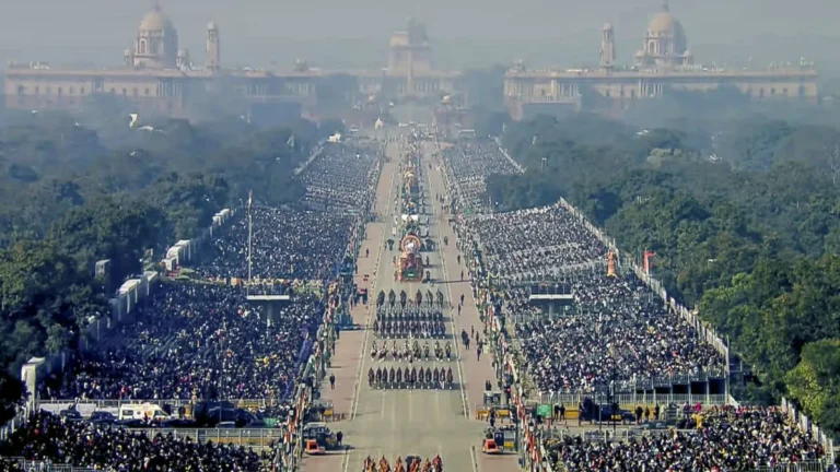 Republic Day 2026 LIVE: कर्तव्य पथ पर भारत ने किया अपनी शक्ति का प्रदर्शन, गर्व से चौड़ा हो जाएगा सीना