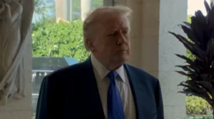 ख़ामेनेई की 'क्षेत्रीय युद्ध' की चेतावनी पर क्या बोले ट्रंप?