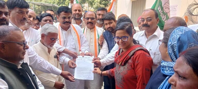 शंकराचार्य पर दर्ज एफआईआर के विरोध में कांग्रेस ने किया प्रदर्शन, निष्पक्ष जांच की मांग