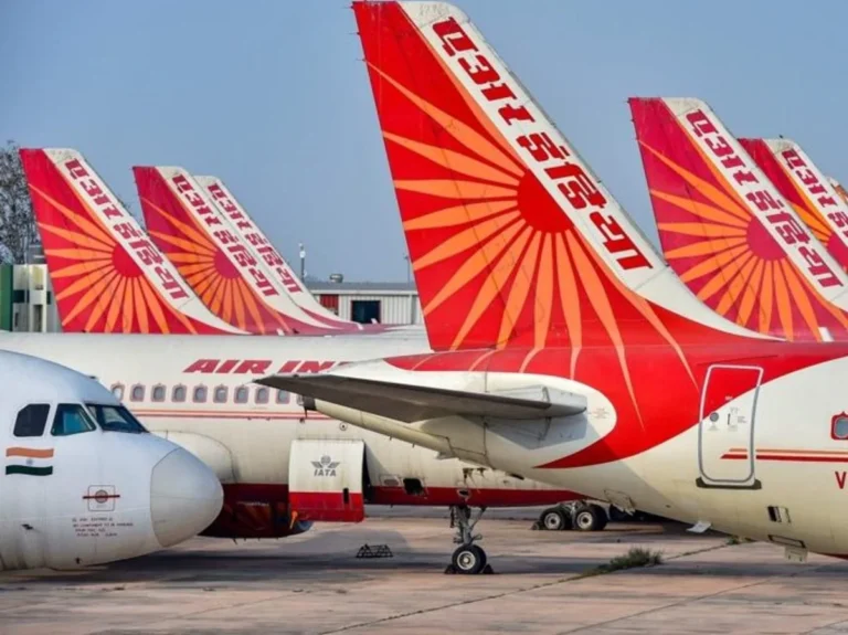 एयर इंडिया पर ईरान युद्ध की मार, 2,500 उड़ानें रद्द; किराया बढ़ने के भी आसार