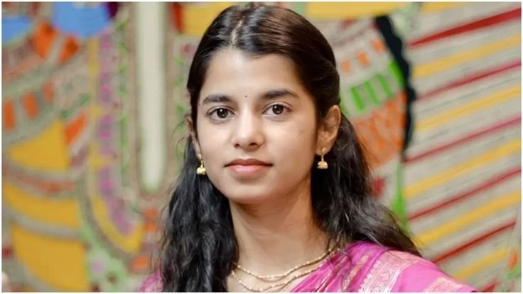 मैं खुद को संभाल नहीं पाई…जयपुर के मंदिर में फूट-फूटकर रोईं बिहार की विधायक मैथिली ठाकुर