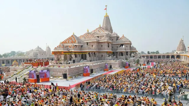 अखिलेश यादव को अयोध्या से पहुंचाई जा रही थी जानकारी, पुलिस की रडार पर महंत